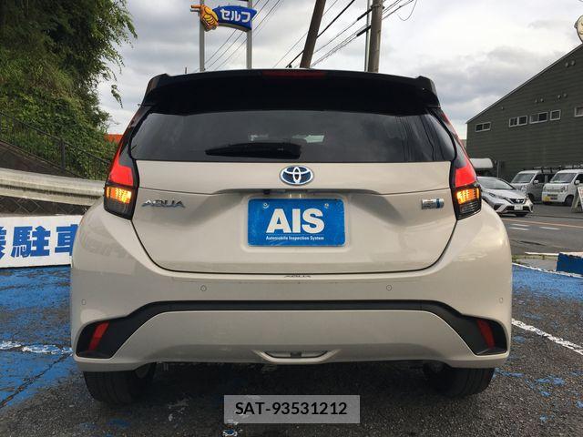 Toyota AQUA 2023-05 7561817-9