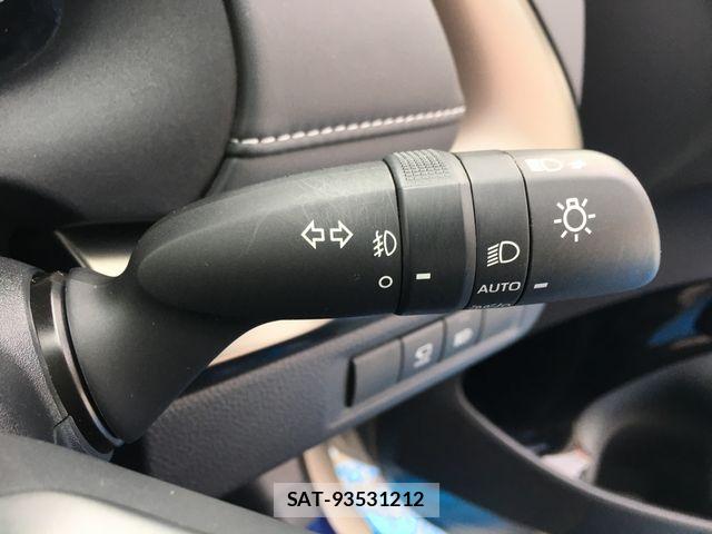 Toyota AQUA 2023-05 7561817-24