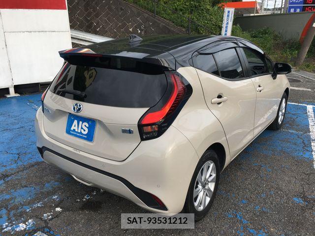Toyota AQUA 2023-05 7561817-6