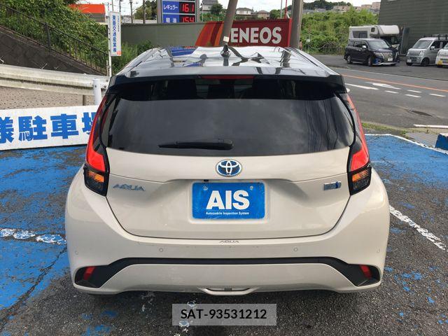 Toyota AQUA 2023-05 7561817-8
