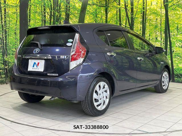 Toyota AQUA 2014-12 7561830-16
