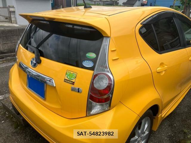 Toyota AQUA 2013-07 7561833-13