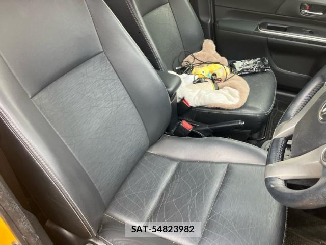 Toyota AQUA 2013-07 7561833-14