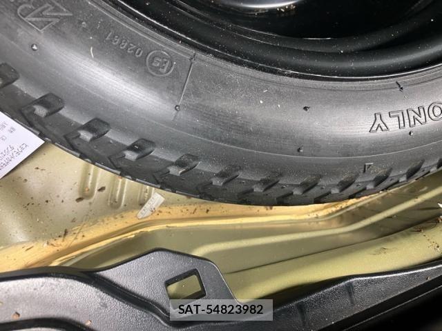 Toyota AQUA 2013-07 7561833-19