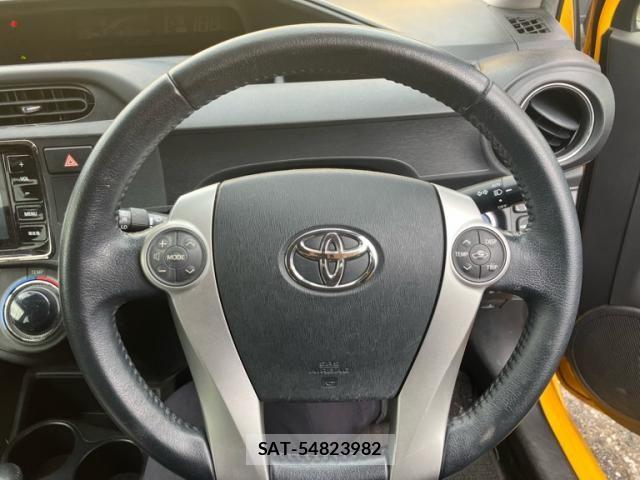 Toyota AQUA 2013-07 7561833-23