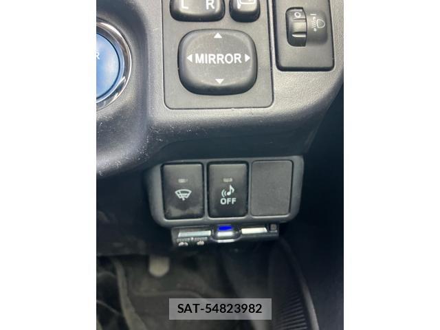 Toyota AQUA 2013-07 7561833-28