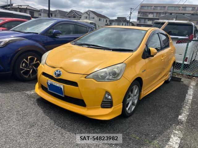 Toyota AQUA 2013-07 7561833-2