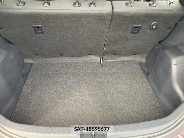 Toyota AQUA 2017-05 7561827-9