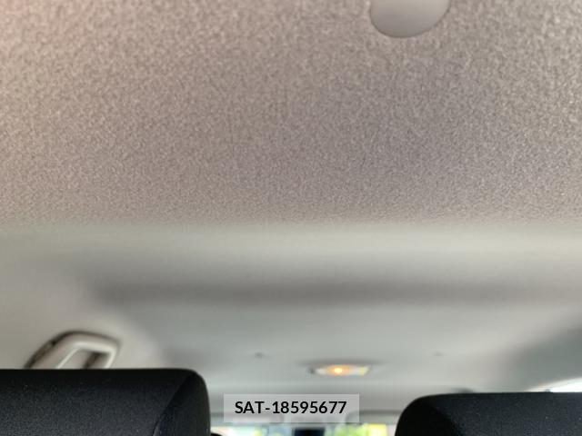 Toyota AQUA 2017-05 7561827-10