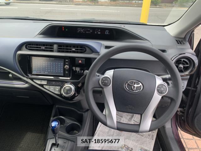 Toyota AQUA 2017-05 7561827-11