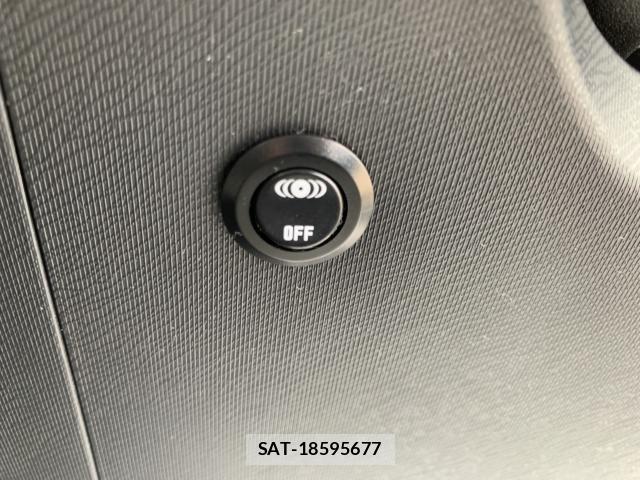 Toyota AQUA 2017-05 7561827-17