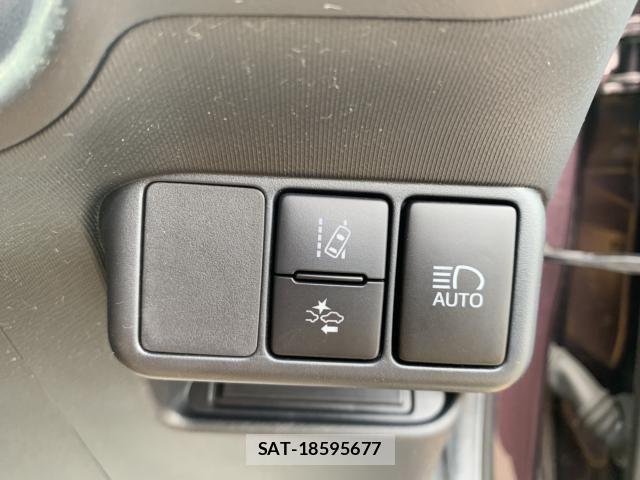 Toyota AQUA 2017-05 7561827-19