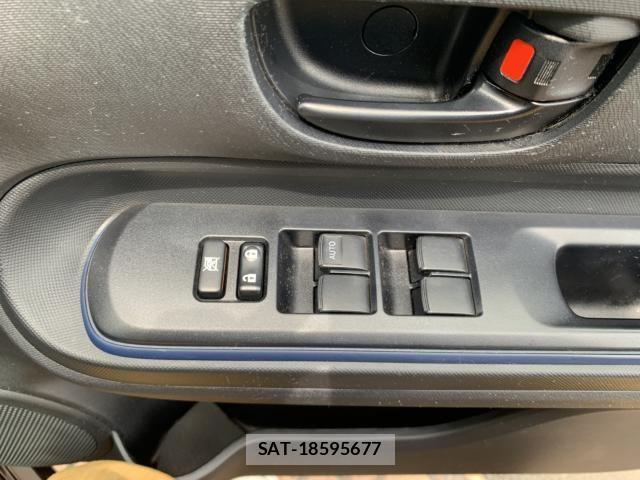 Toyota AQUA 2017-05 7561827-24