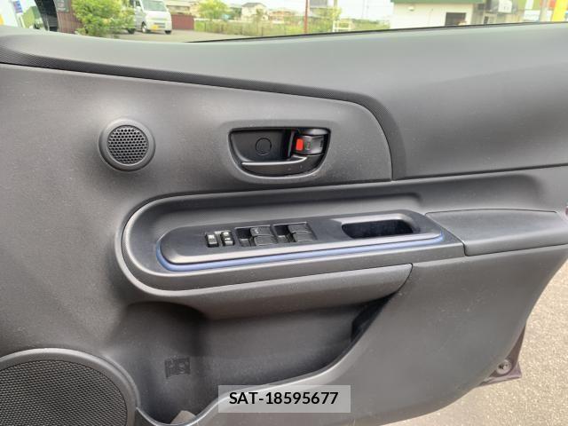 Toyota AQUA 2017-05 7561827-25