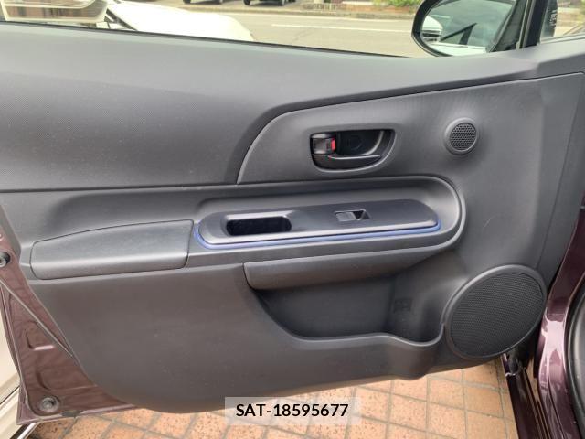 Toyota AQUA 2017-05 7561827-27