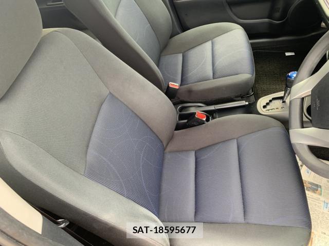 Toyota AQUA 2017-05 7561827-7