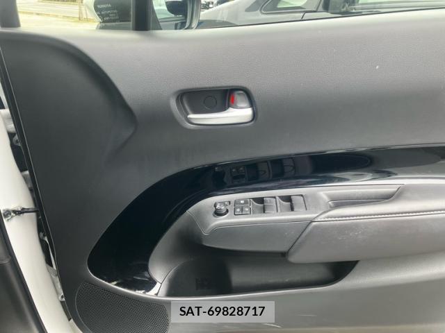 Toyota AQUA 2023-03 7614937-10