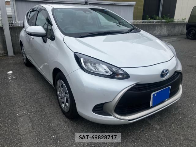 Toyota AQUA 2023-03 7614937-1