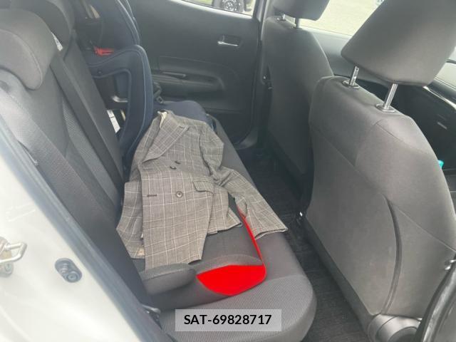 Toyota AQUA 2023-03 7614937-4
