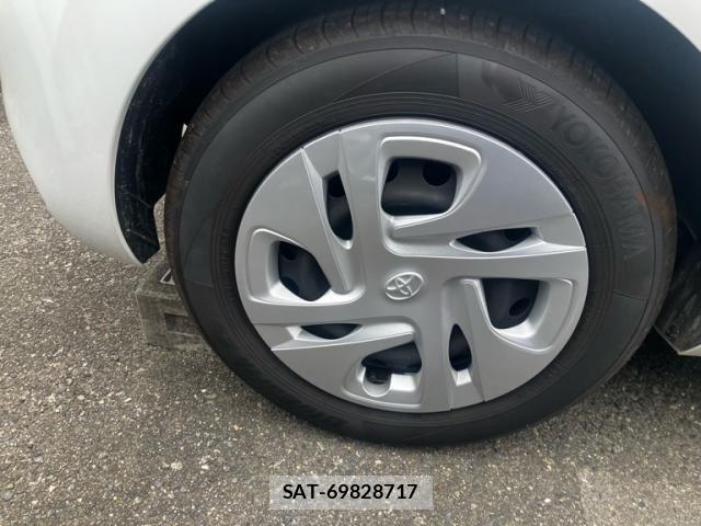 Toyota AQUA 2023-03 7614937-5