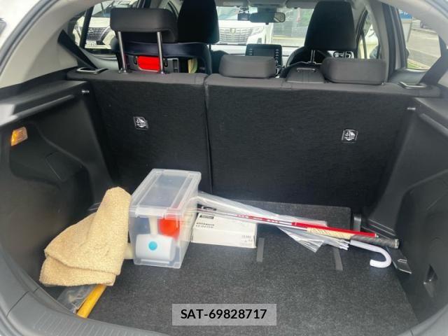Toyota AQUA 2023-03 7614937-8
