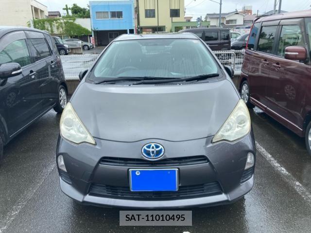 Toyota AQUA 2013-02 7614996-0
