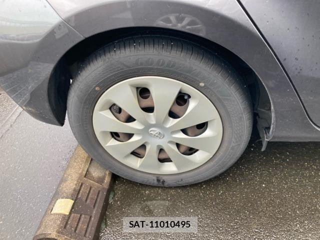 Toyota AQUA 2013-02 7614996-9