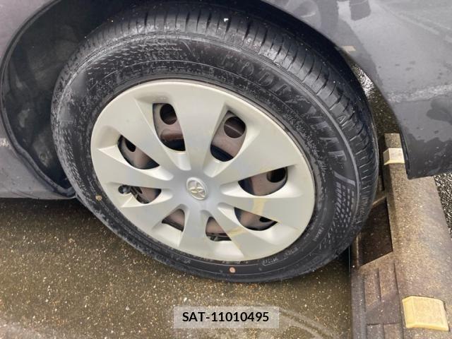 Toyota AQUA 2013-02 7614996-11