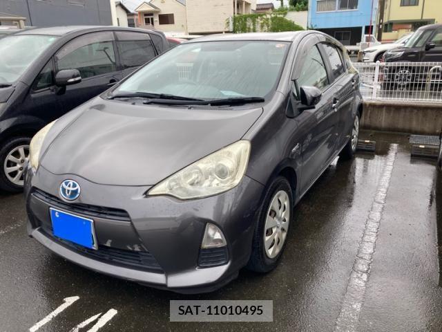 Toyota AQUA 2013-02 7614996-1