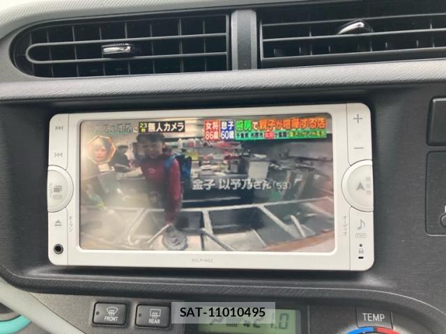 Toyota AQUA 2013-02 7614996-21
