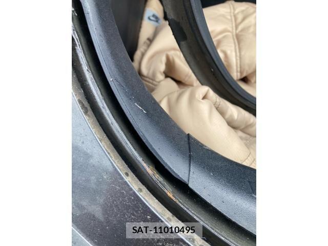 Toyota AQUA 2013-02 7614996-28