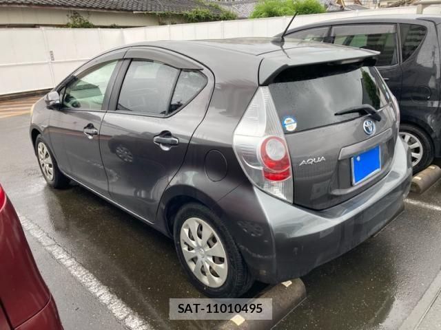 Toyota AQUA 2013-02 7614996-7