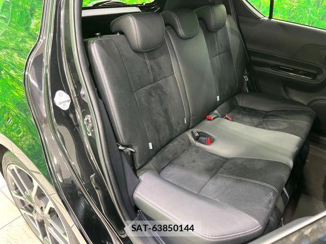 Toyota AQUA 2018-01 7614928-10