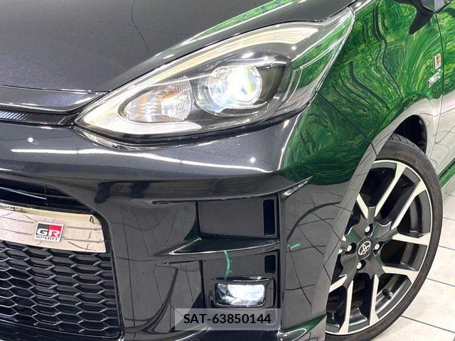 Toyota AQUA 2018-01 7614928-13