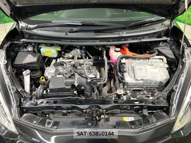 Toyota AQUA 2018-01 7614928-17