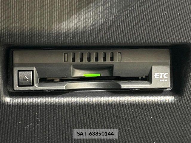 Toyota AQUA 2018-01 7614928-7