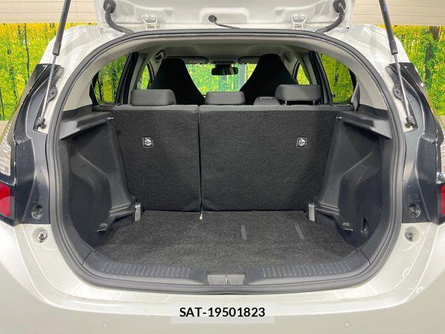 Toyota AQUA 2023-06 7614930-9