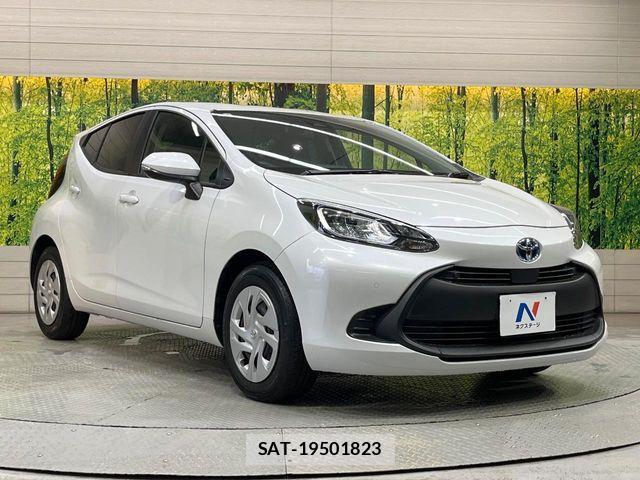 Toyota AQUA 2023-06 7614930-15