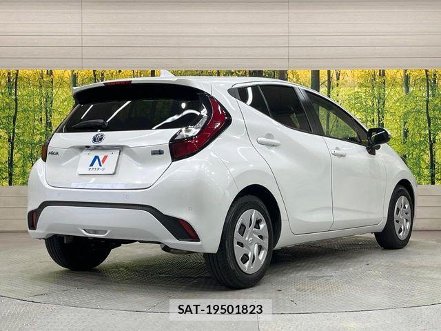 Toyota AQUA 2023-06 7614930-16