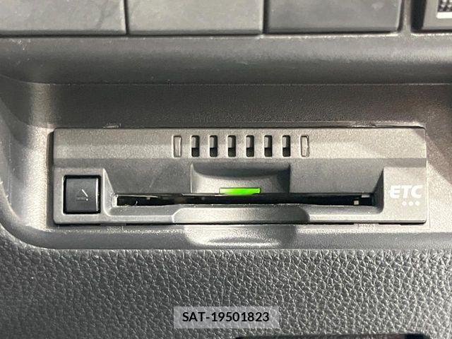 Toyota AQUA 2023-06 7614930-3