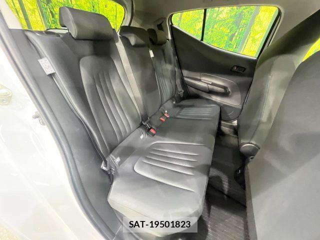 Toyota AQUA 2023-06 7614930-8