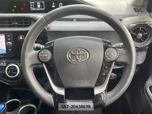 Toyota AQUA 2018-02 7614933-10