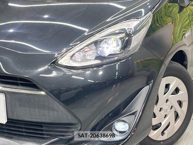 Toyota AQUA 2018-02 7614933-11
