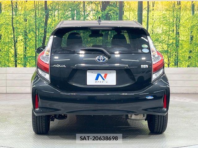 Toyota AQUA 2018-02 7614933-14