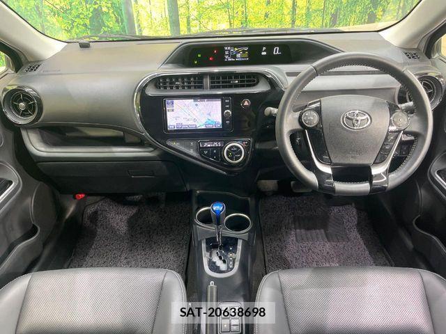 Toyota AQUA 2018-02 7614933-1