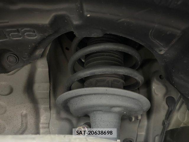 Toyota AQUA 2018-02 7614933-19