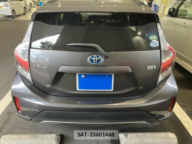 Toyota AQUA 2019-06 7614972-10