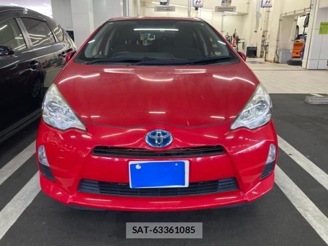 Toyota AQUA 2013-07 7615003-0