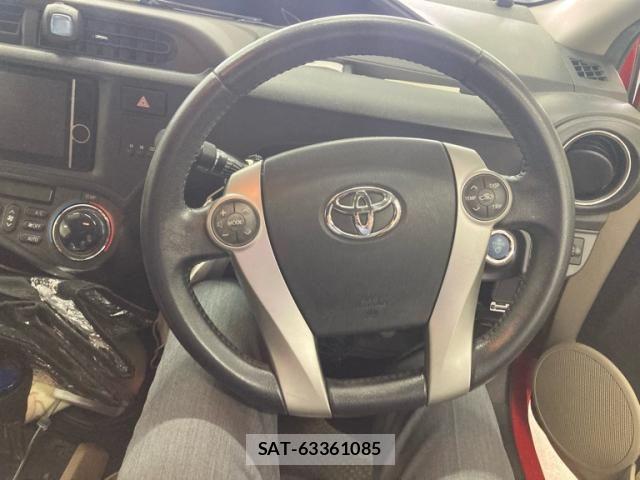 Toyota AQUA 2013-07 7615003-14