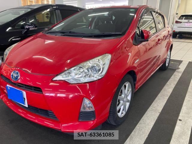 Toyota AQUA 2013-07 7615003-1
